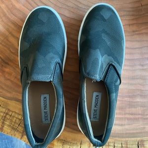 Steve Madden Camo Slip Ons